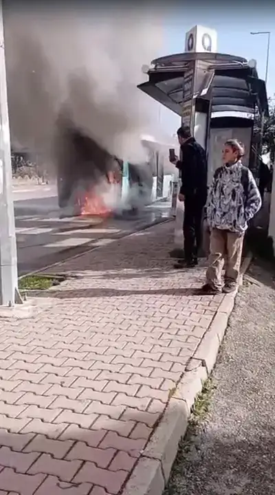 Antalya Gülveren'de Halk Otobüsü Alevlere Teslim Oldu 2